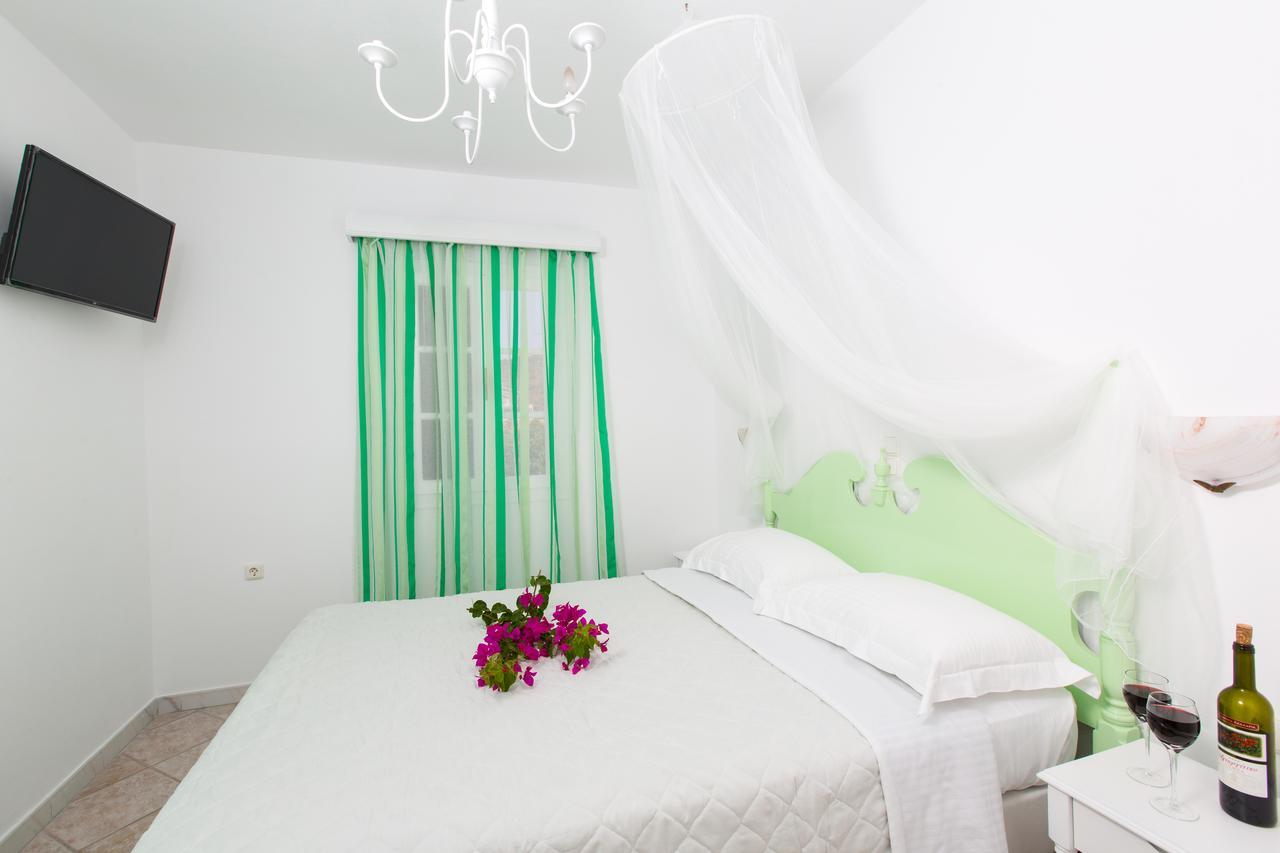 Mylos Hotel Vivlos ภายนอก รูปภาพ